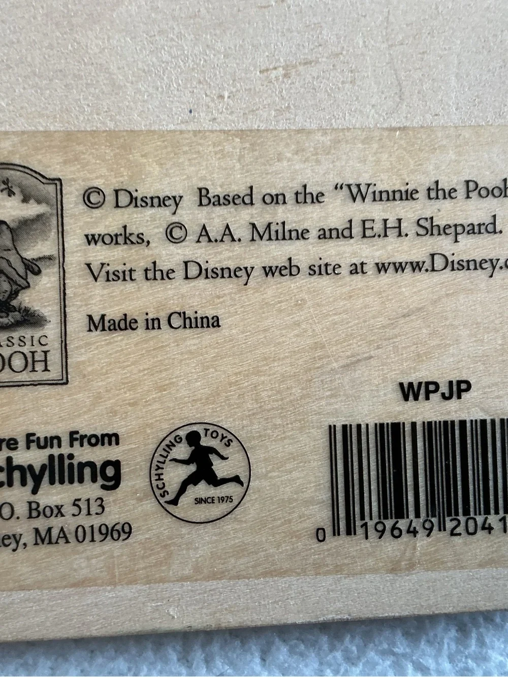 Classic Winnie the Pooh Wooden Tray Puzzle Schylling 24 Piece Raindrops Tigger